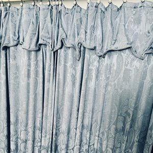 Shower curtains & hooks